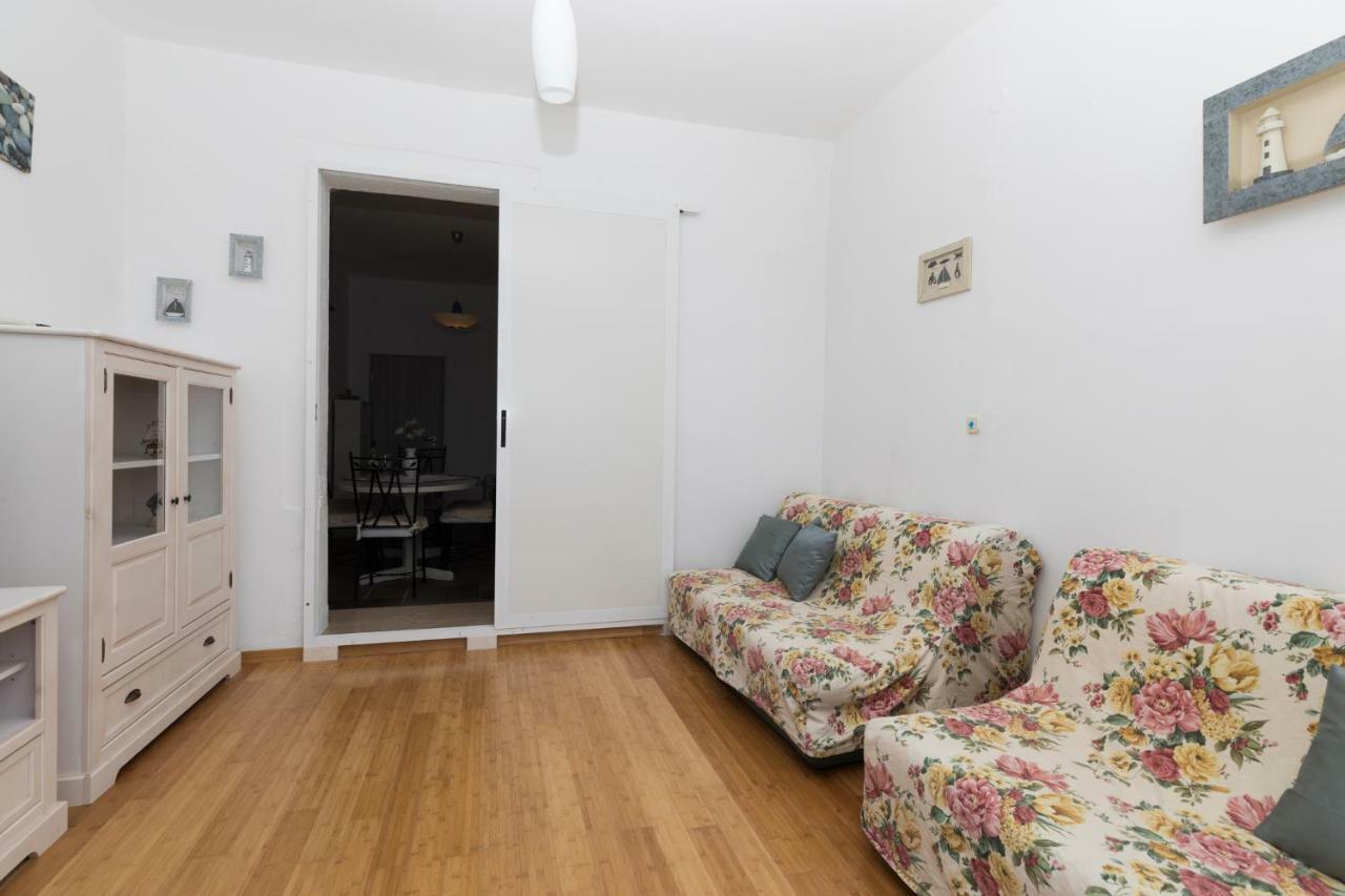 The View Apartment Mimice Bagian luar foto